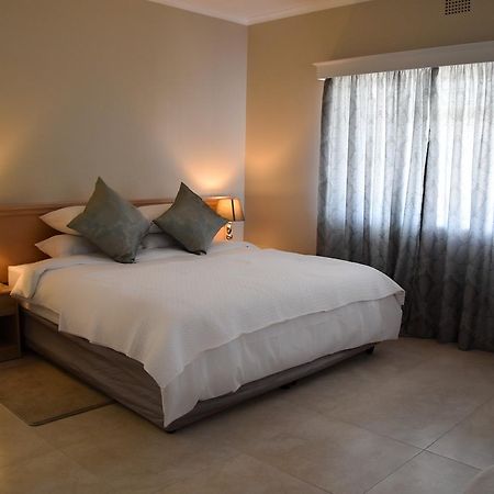 34Onlincoln Guesthouse เบลวิลล์ ภายนอก รูปภาพ