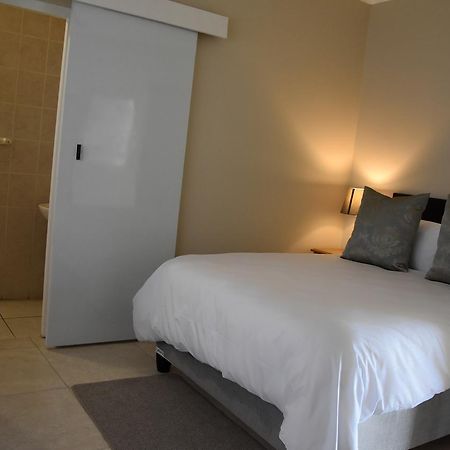 34Onlincoln Guesthouse เบลวิลล์ ภายนอก รูปภาพ